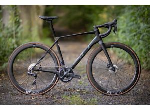 SUPERIOR X-ROAD Team Issue R Matte Black/Stealth Chrome